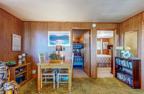 Cascade Cabin | Lake-view dog-friendly home in great location with large deck, fireplace & grill