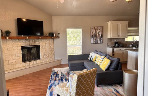 Belton Villa | Lake-view family retreat, large deck and easy access to the lake