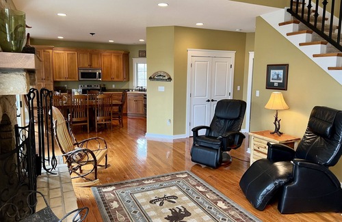 Scottsville House | LAKE VIEW GETAWAY: On Barren River Lake, Great for Groups, 2 Decks,