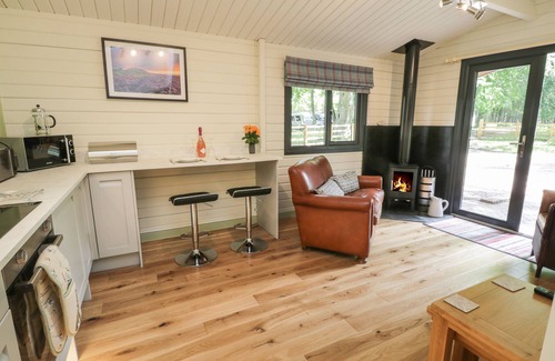 Potter Brompton Cottage | Lake View Lodge