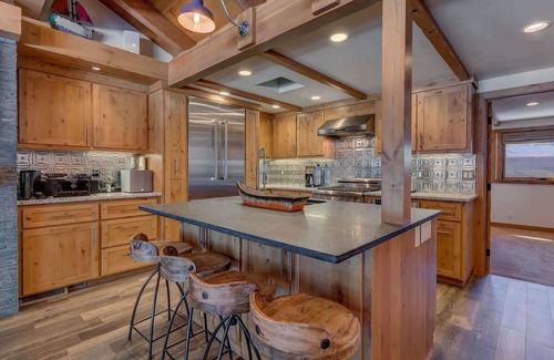 Tahoe Sierra Estates Condo | Lake View|Pier|Bouys|Pickleball|Walk to Town