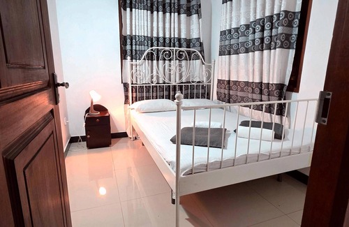 Uswetakeiyawa Hotel | Lake View Resort by Tropicube