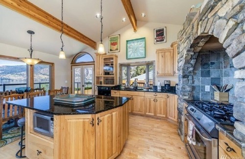 Willow Point House | Lake View Sleep 12 Pool Hot Tub Game House April 1 Pool Opening!