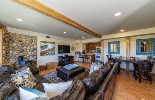 Willow Point House | Lake View Sleep 12 Pool Hot Tub Game House April 1 Pool Opening!