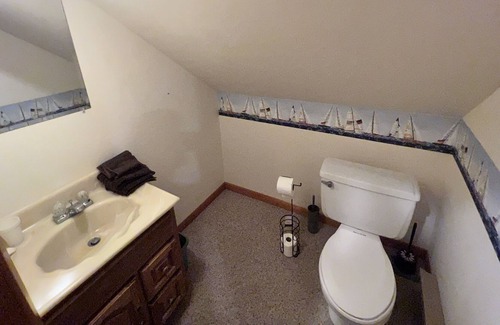 Wilson Apartment | Lake View Studio Apartment Above Garage