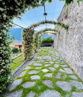 Azzano House | Lake view, Swimming pool, tennis court and private parking