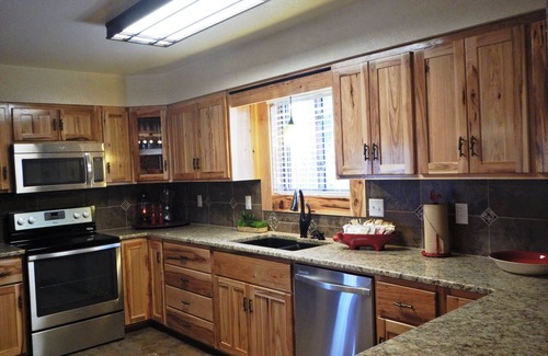 Mount Ida Cottage | Lake view three bedroom, three bath cottage with private hot tub overlooking Lake Ouachita. by RedAwning