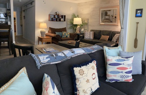 Port Clinton Condo | Lake views from patio! Walk to Jet Express/Docks Beach House/Downtown 1st Floor!