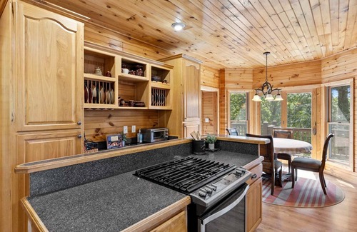Morganton Cabin | Lake Views | Hot Tub | Fire Pit | Micro Events