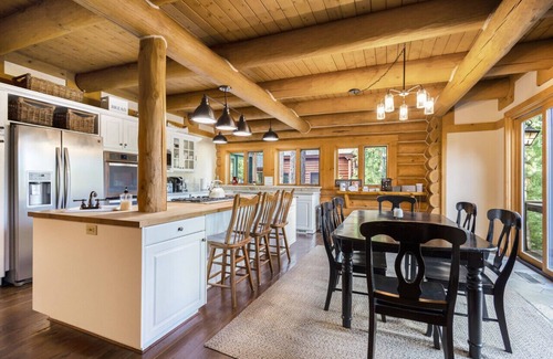 Wolfe Estates Cabin | Lake Views King Cabin w Hot Tub | Trails | Sleds