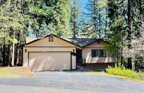 Pollock Pines Cabin | Lake, Winery, Apple Hill