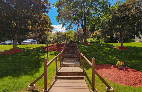 Weirs Beach Condo | Lake Winni 2BR Condo/Hiking/Pool/Tennis