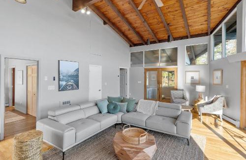 Gilford House | Lake Winnipesaukee & Gunstock Ski Mountain Views