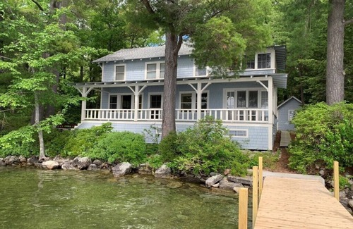 Wolfeboro House | Lake Winnipesaukee Vintage Vacation Home – Your Ideal Lakefront Retreat