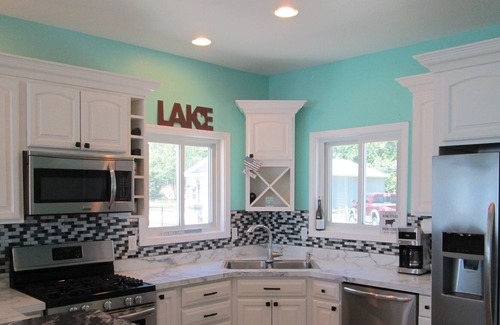 Manitou Beach-Devils Lake House | Lakefront Retreat with Hot Tub (on water)