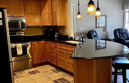 Birchwood Condo | Lakefront 1BR Condo on Golf Course with Indoor Pool/Hot Tub - Tagalong Resort