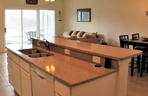 Lake Ozark Condo | Lakefront 3 bed 2 bath condo with 3 pools and elevator