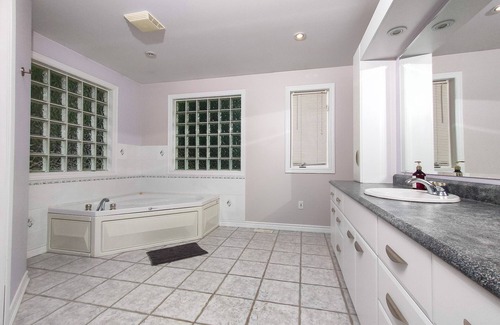 Muskoka Lakes Villa | Lakefront 4-bdrm house for rent in the heart of Muskoka