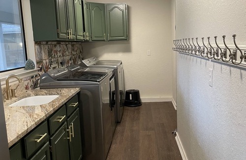 Gun Barrel City House | Lakefront, 8 beds, 3 bath, sleeps 18 , large living area, possible bunk room