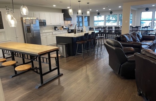 Gun Barrel City House | Lakefront, 8 beds, 3 bath, sleeps 18 , large living area, possible bunk room