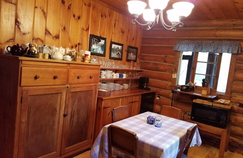 Lake Luzerne-Hadley House | Lakefront Adirondack Log Cabin