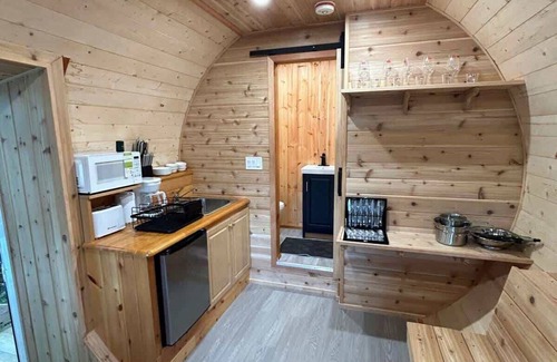 Parry Sound Apartment | Lakefront Barrel in Parry Sound #16