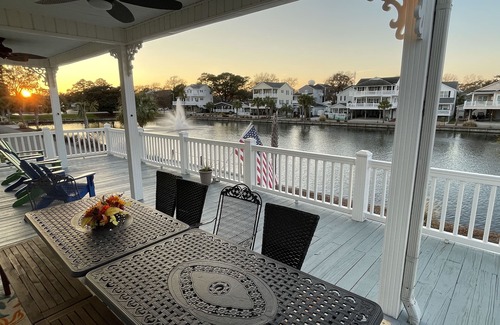 Myrtle Beach House | Lakefront Beach House FREE Waterpark & Bikes!