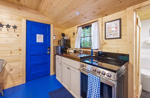 Orland Cabin | Lakefront Blueberry Tiny Cabin @ Getogether Stays