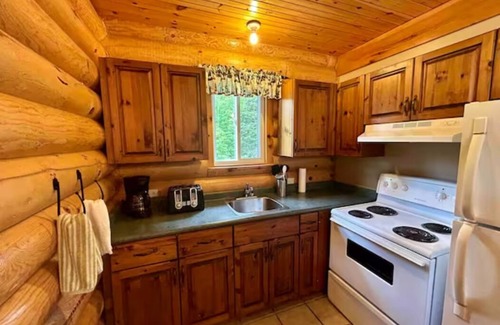 Unorganized Centre Parry Sound Cabin | Lakefront Cabin #5 - 4 Season - Sleeps 7