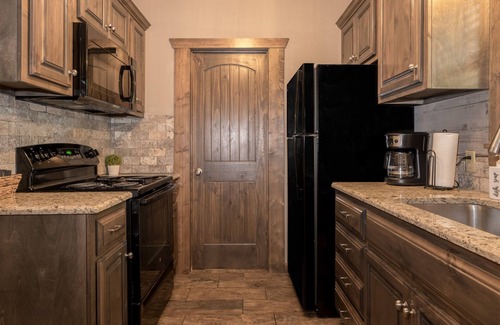 Indian Point Cabin | Lakefront cabin close to SDC!