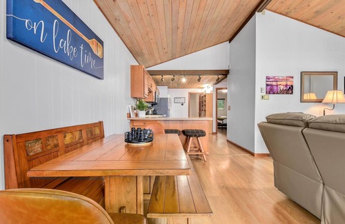 Meadow Lakes Cabin | Lakefront Cabin! Hot tub, woodstove, kayaks, paddle boards. King bed! Sleeps 6.