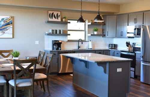 Indian Point Cabin | Lakefront Cabin Summer Bay Branson, MO w/3 KING Masters, 3 TWIN Bunks & Loft!