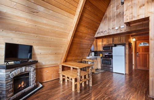 Coeur d'Alene Cabin | Lakefront cabin with huge deck, private dock, & great views