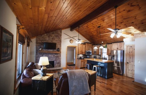 Brookport House | Lakefront Cabin with Hot Tub!