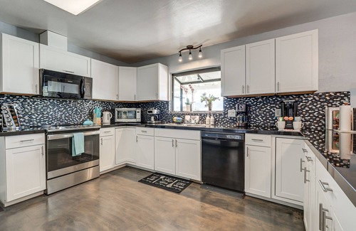 Clearlake Villa | Lakefront California Escape w/ Deck & Boat Dock!