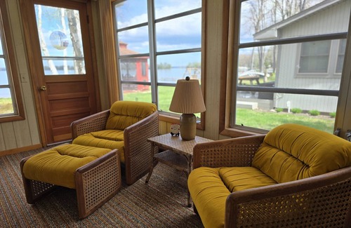 Pellston Cottage | Lakefront Charming 2-bedroom cottage on Douglas Lake with WiFi access