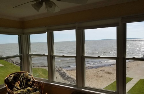 Port Clinton Condo | Lakefront Condo - Breathtaking Views, Pool/Private Beach, Walk to Jet Express!