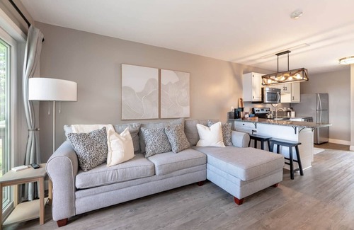 Gilford Condo | Lakefront Condo-Foliage-Views-Hiking