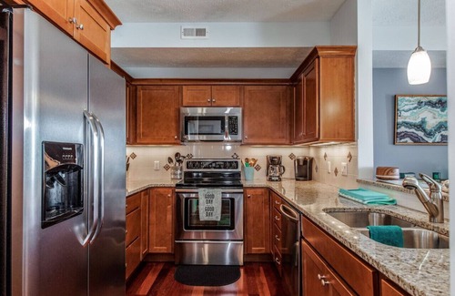 Geneva-on-the-Lake Condo | Lakefront Condo, Pool, Beach, Wineries, SPIRE