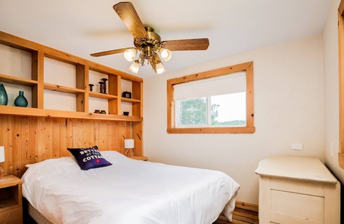 Havelock-Belmont-Methuen Cottage | **Lakefront Cottage**