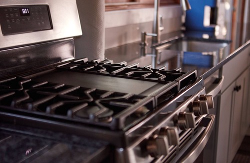 Shawano Cottage | Lakefront cottage — Fireplaces, Fall Colors & 30 minutes from Lambeau Field