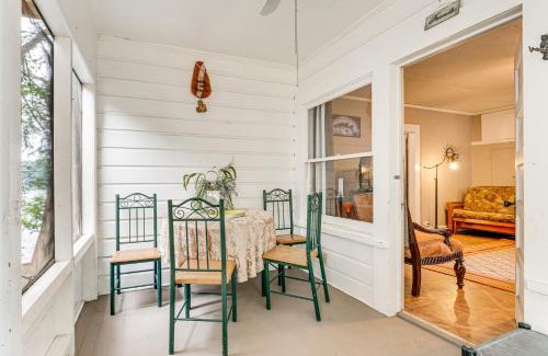 New Braunfels House | Lakefront Cottage in Clear Springs with Deck and Patio