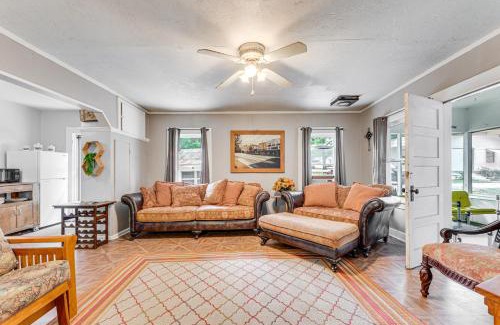 New Braunfels House | Lakefront Cottage in Clear Springs with Deck and Patio