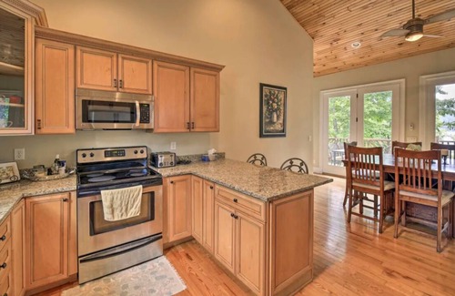 Sharps Chapel House | Lakefront Cottage with Private Dock on Norris Lake