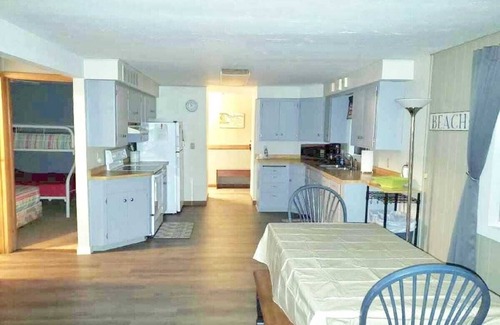 Sturgeon Bay House | Lakefront Cottage with Sensational Sunsets!