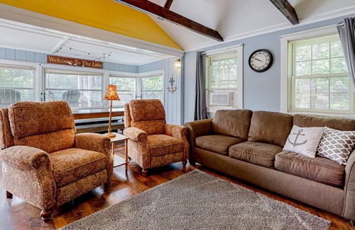 Winnisquam Cottage | Lakefront cottage with WiFi, full kitchen, dock, deck & game room