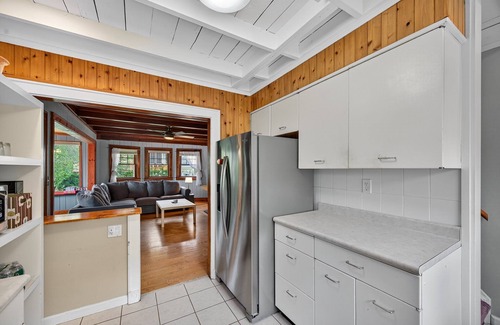 Greenwood Lake House | Lakefront Cove | Dock Kayaks Paddleboards