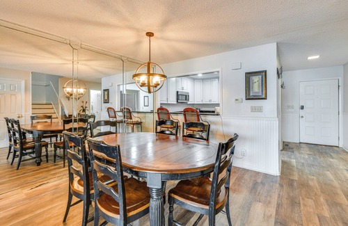 Dadeville Villa | Lakefront Dadeville Villa w/Deck & Private Dock!