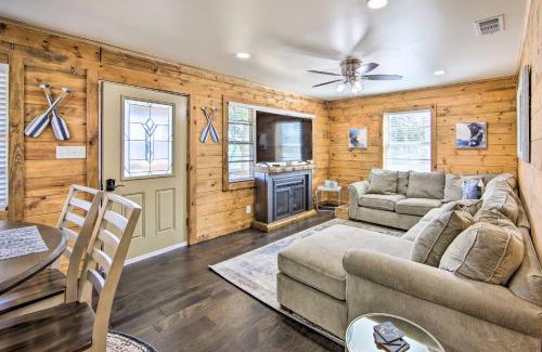 Lone Star House | Lakefront Daingerfield Retreat with Shared Dock!