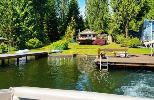 Lake Roesiger House | Lakefront: Dog Friendly, Dock, BBQ, Firepit, AC